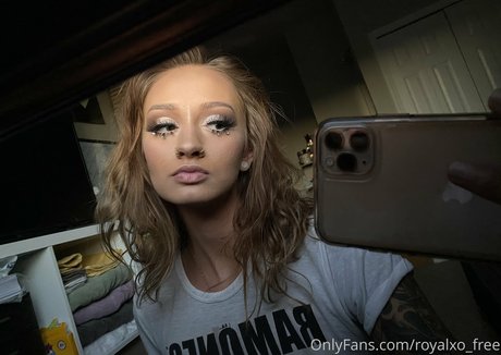 royalxo free model xxx image