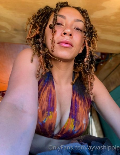 ayvashippie erotic model picture