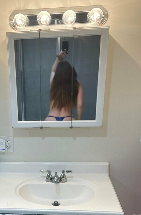 masked mommy 20 pretty model img
