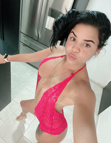 maryuelfhorny pornstar naked img