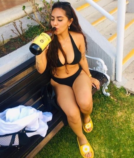 Monica Sacal sexy actress pic