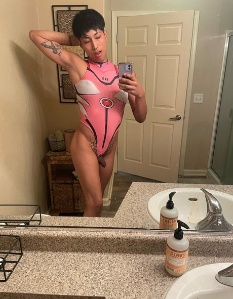 bald pussy onlyfans naked image