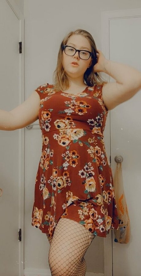 elizabethlily19 adult actress picture