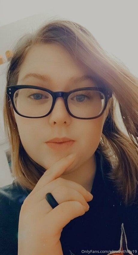 elizabethlily19 sexy model pic