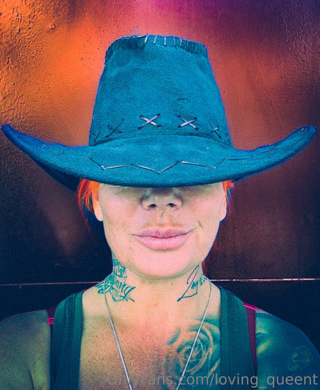 loving queent model erotic image