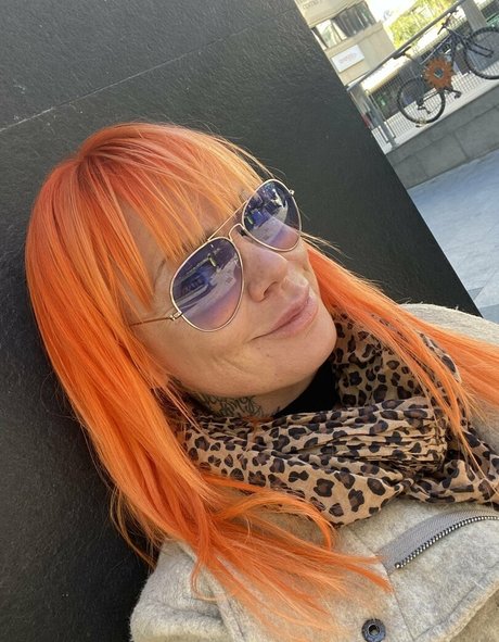 loving queent pretty pornstar pic