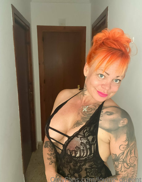 loving queent nude model photos