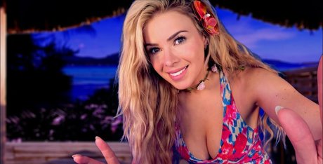 Scottish Murmurs star nude photo