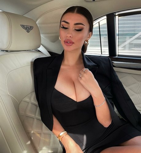 Lucrezia De Lellis sexy star image