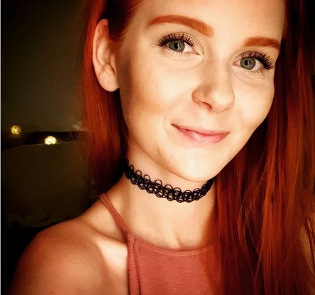 LittleBee star sexy photos