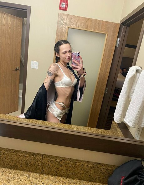 blossoming vixen xxx model gallery