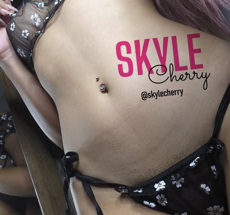 SkyleSugar pretty model pics