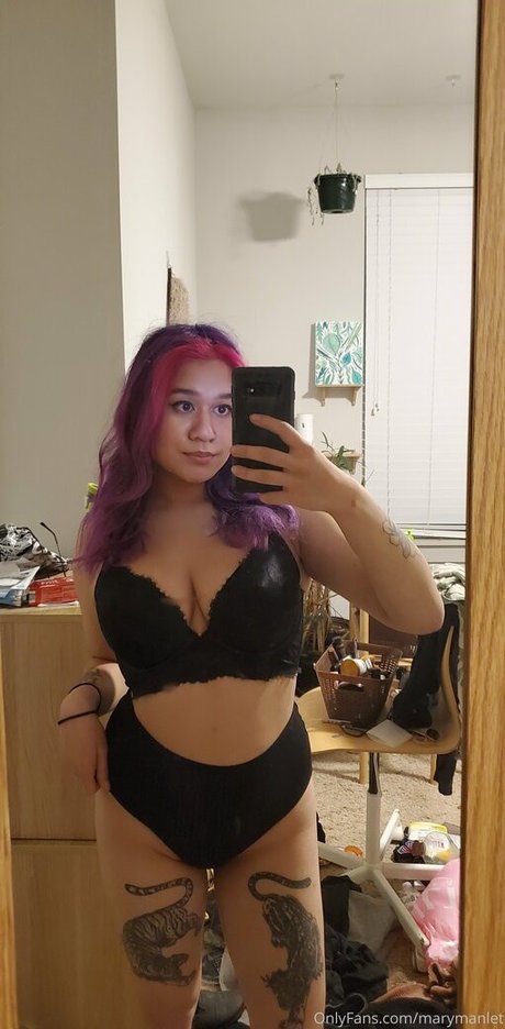 Marymanlet sex model photos