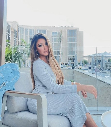 Sarah Salama model perfect image