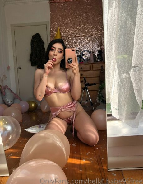 bella babe95free erotic model pic