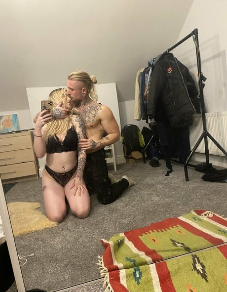 elizaking erotic star photos