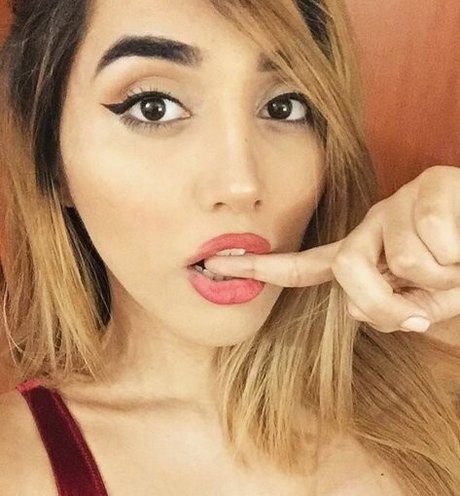 horny asian onlyfans hot pic