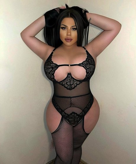 tall blonde onlyfans exclusive image