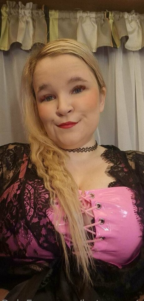 hot secrets model best pic