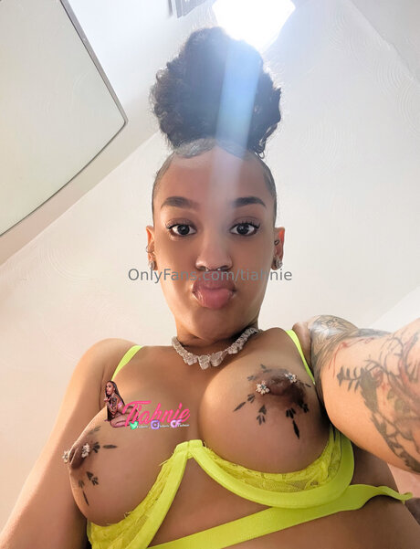 tiahnie xxx star image