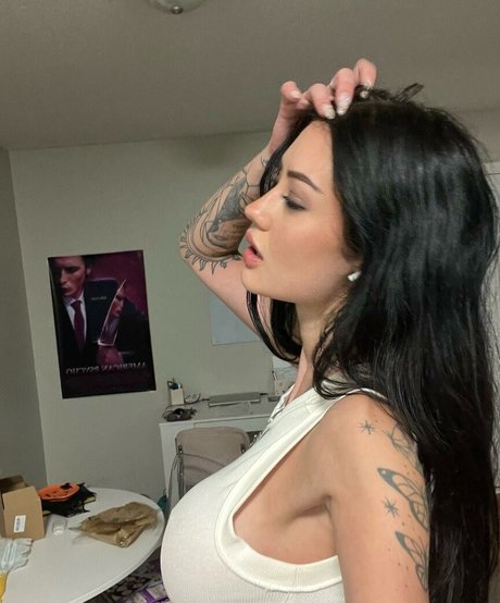 Madylina Renee adult star pics