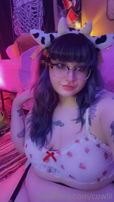 cowlil adult model pics