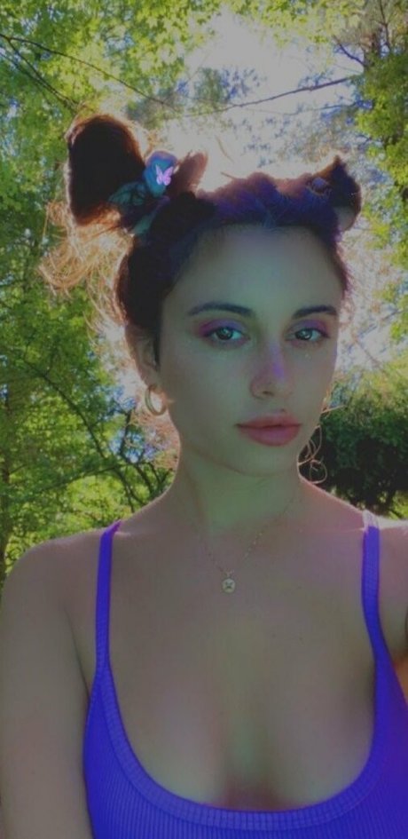 galacticgypsy28 pretty model image