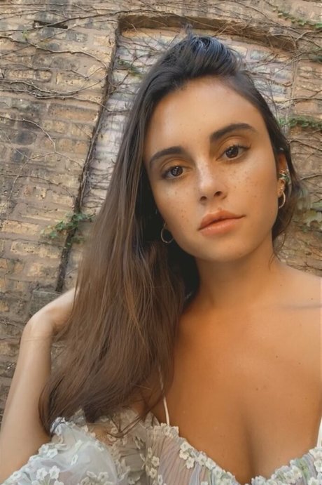 galacticgypsy28 naked model pictures