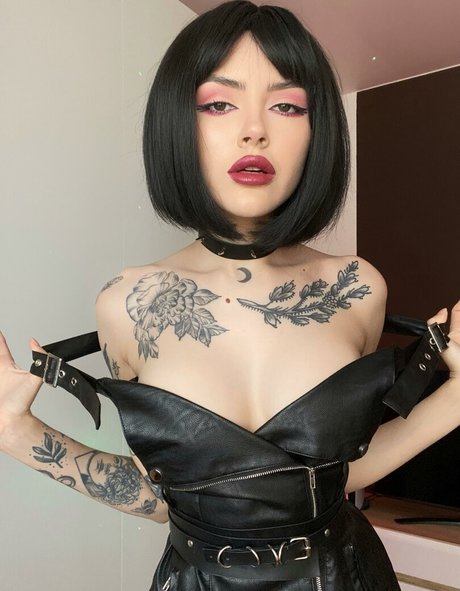 itsyouremily nudes model photos