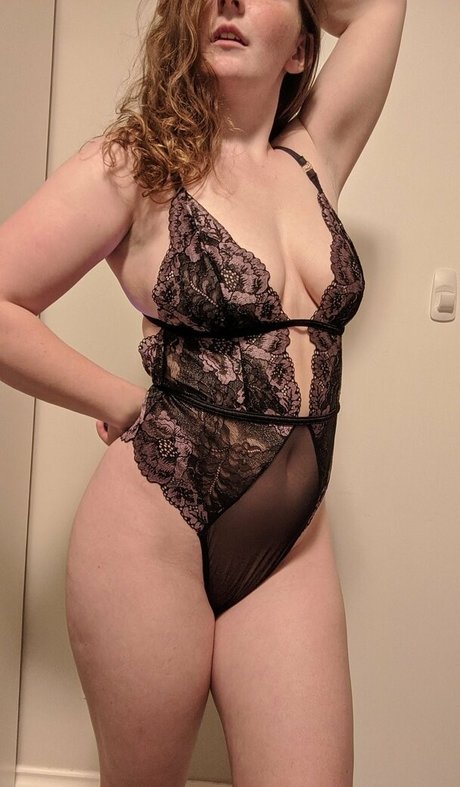 curly hair teen onlyfans hot sexy pictures