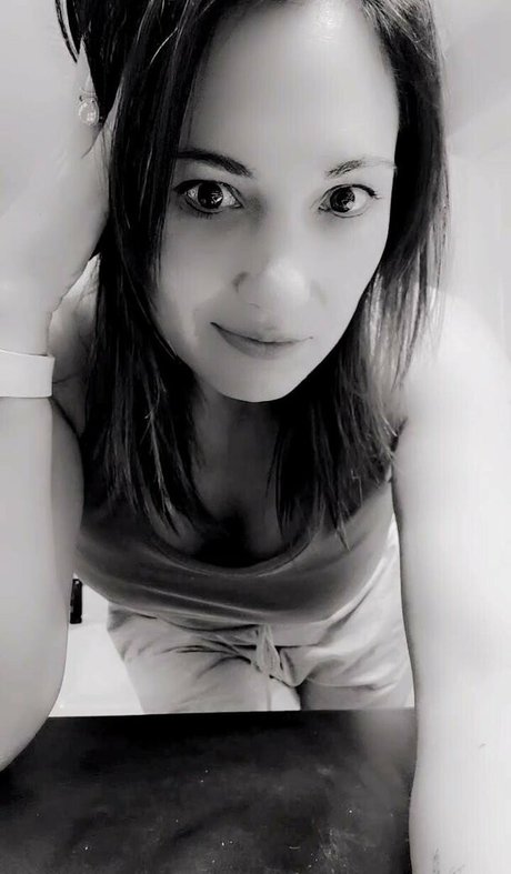 housewife onlyfans art porn photo