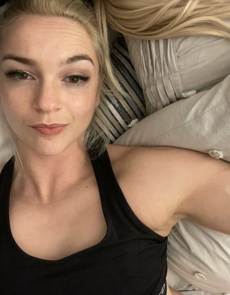 Mandy Marx hot actress img