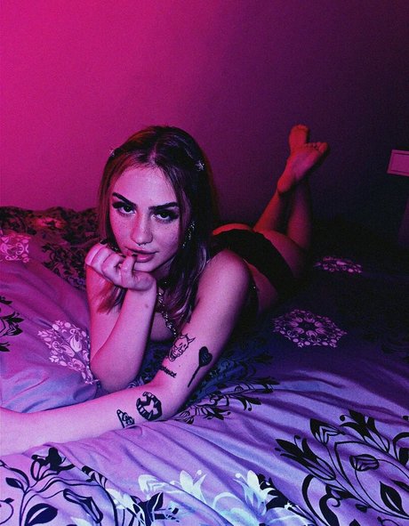 brebunnyxo model nude photo