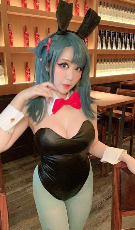 vividvision pornographic model img