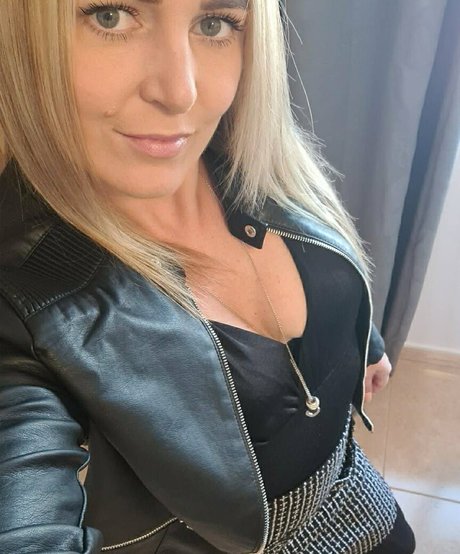 Ashley Campbell hot model pic