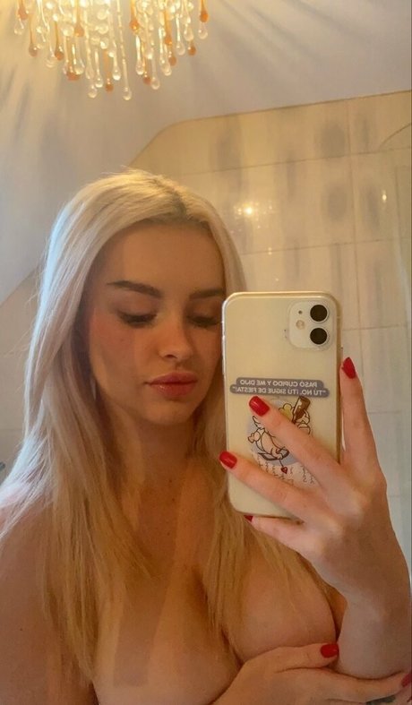 lolilealaefree model porn picture