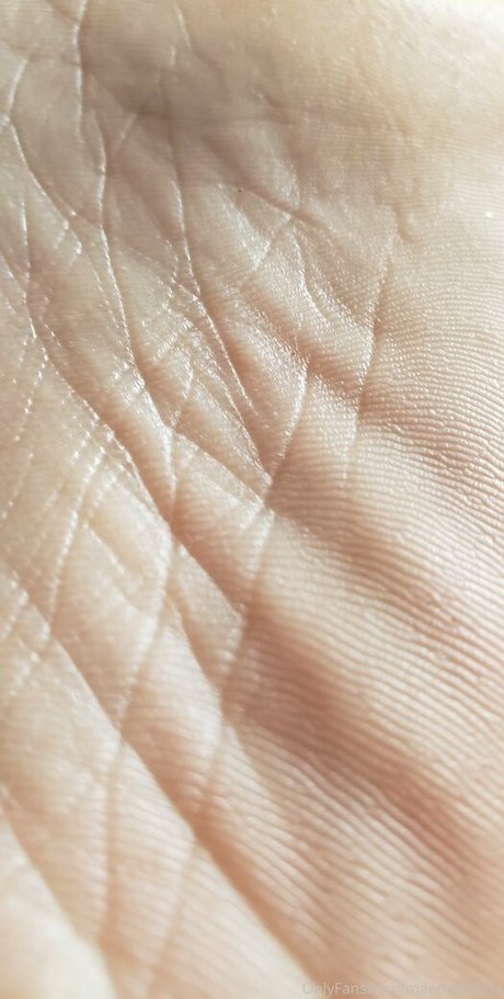 maemerciless sexy model image