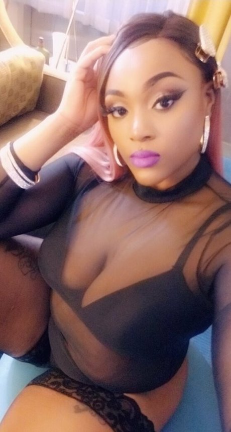 fineapple diva pornstar beautiful img