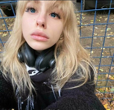 henntaiii queen sexy star pic