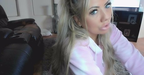 pink hair onlyfans hot nude picture