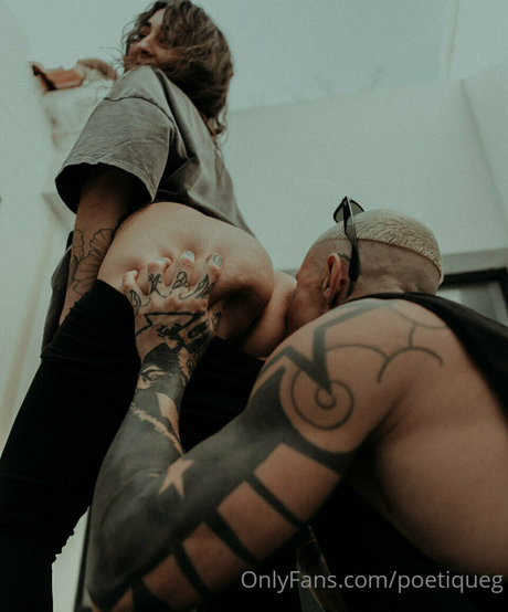 ass spread onlyfans free photo