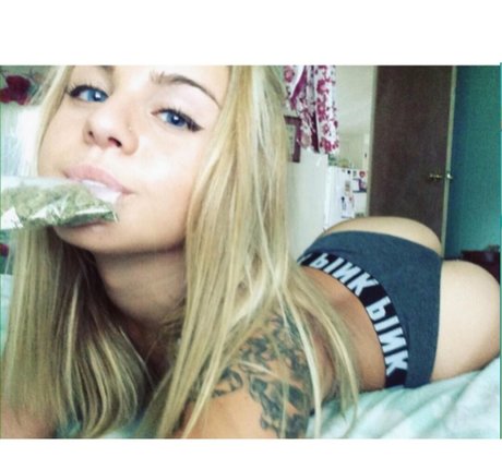 shannonc942 pornstar erotic pic