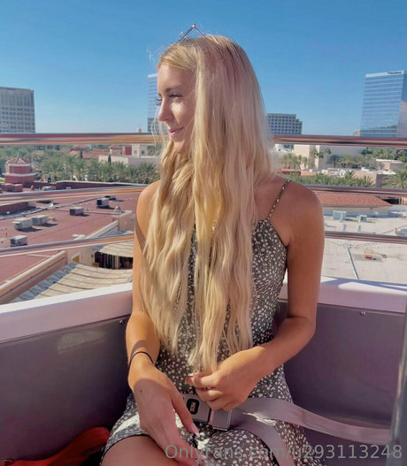 ellamoorepls star pretty pics