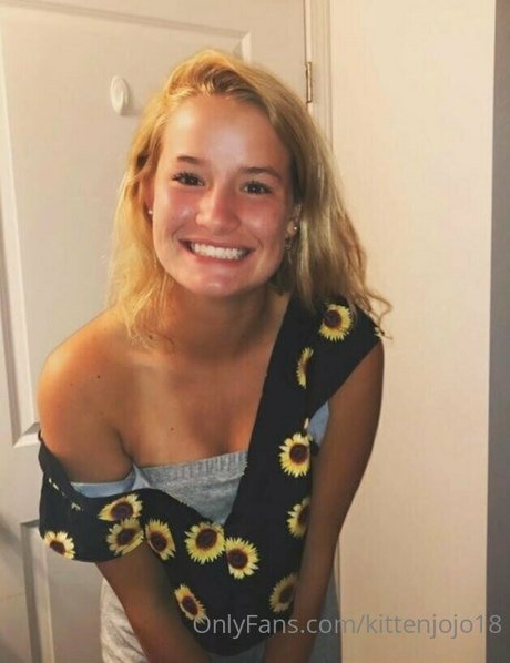 Kittenjojo18 nude star photo