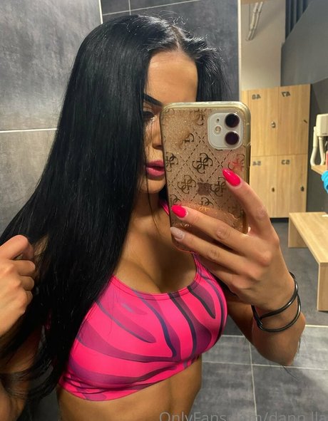 dann lla naked model pics