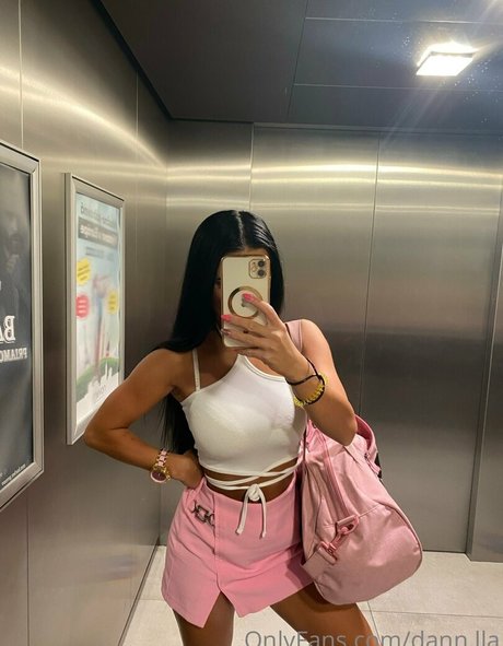 dann lla model hot pictures