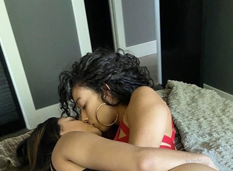 Kassandra Lee model nude photos