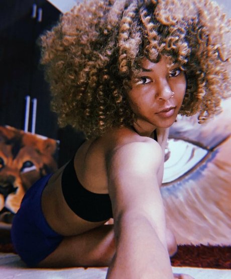 girlfriend onlyfans beautiful naked photo