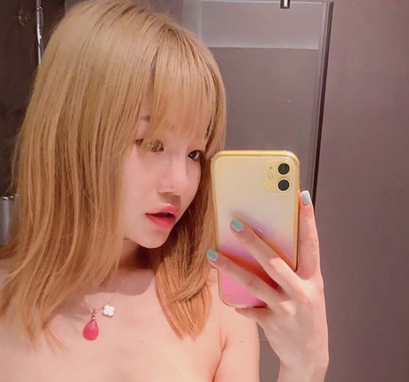 popular trans onlyfans free photos