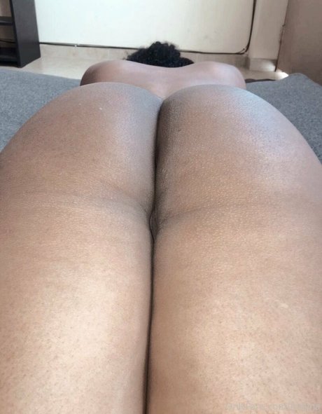 mojina pretty model pic